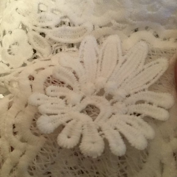 NWT Fashion Concepts lace floral white tunic - Picture 3 of 8